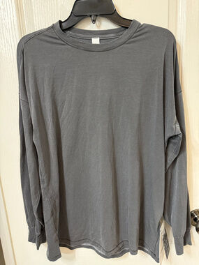 lululemon Women's Gray EasySet Relaxed Long Sleeve *Wash size 8